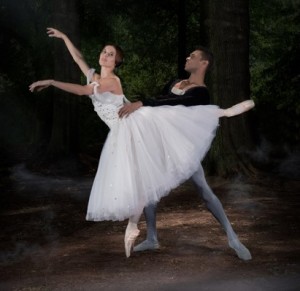 Burnise Silvius and Jonathan Rodrigues in Geselle