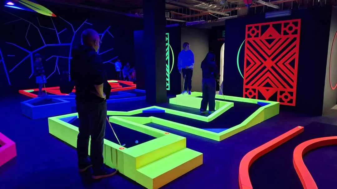 Neon Glow Mini Golf Bedford Centre